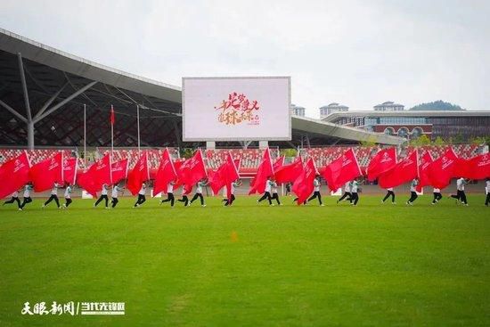 整个剧组都希望通过这部精心打造的影片，将中国共产党百年伟大征程的开局，生动地呈现给年轻一代，给每一个中华儿女，让所有观众感受到与祖国命运共奋进的力量